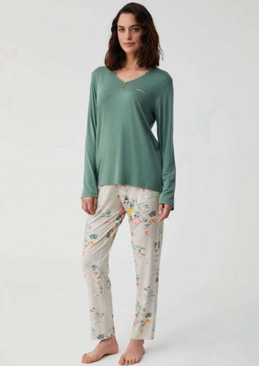 Green - colorful pants
